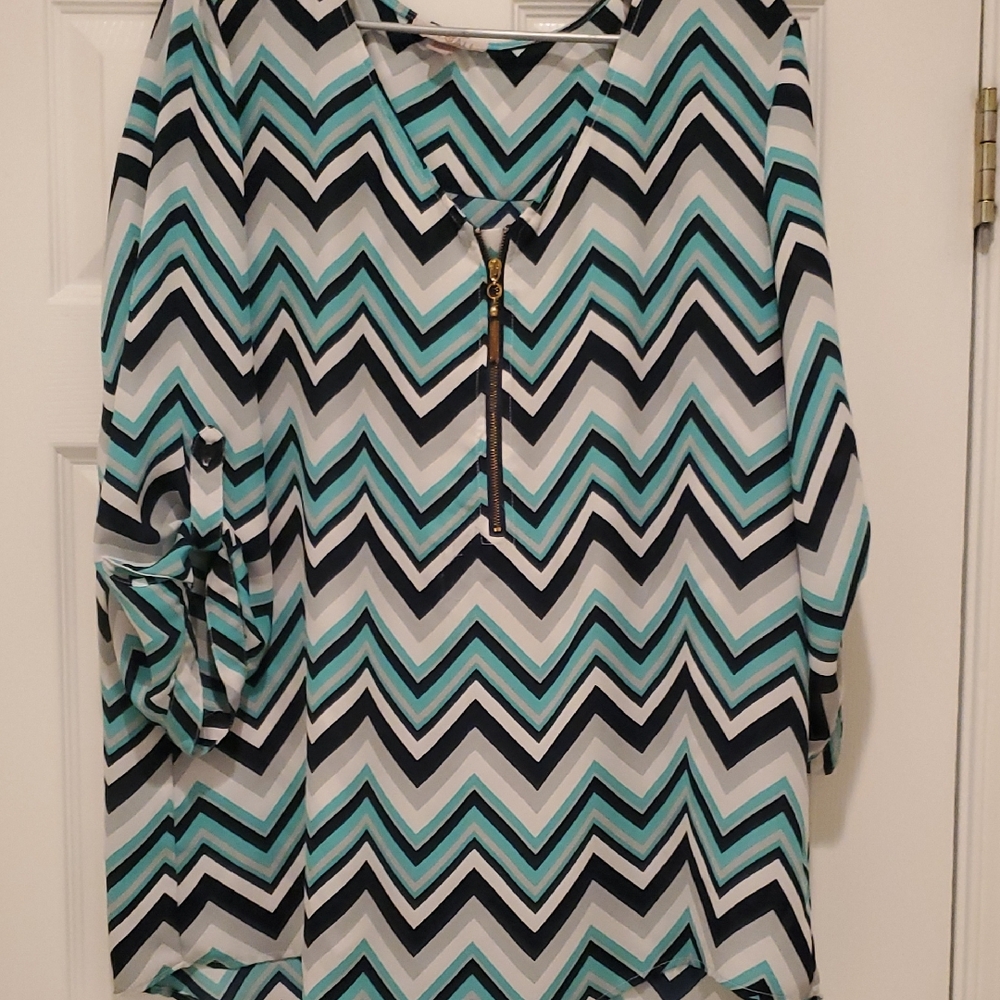 Roz & Ali Chevron Zip-Front Blouse in Teal, Black & White